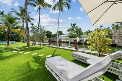 Outdoor Lounge Areas