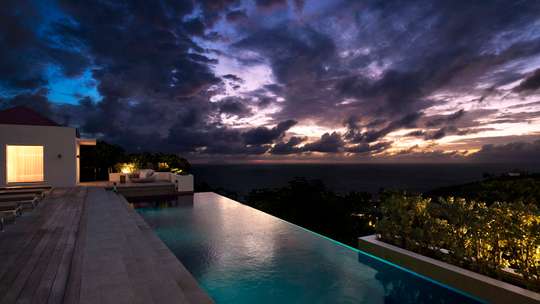 Heated Infinity Pool