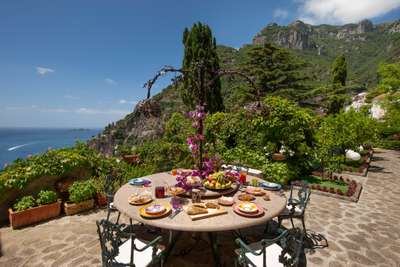 Alfresco Dining