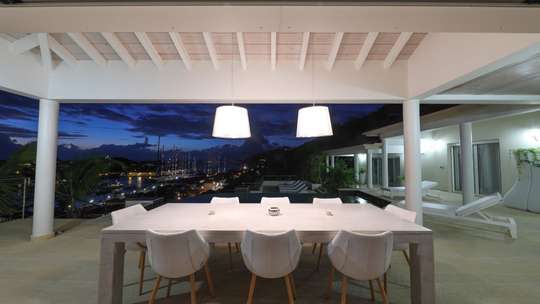 Alfresco Dining
