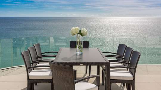 Alfresco Dining