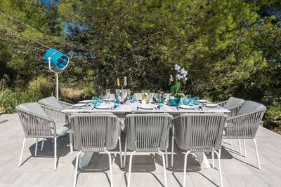 Alfresco Dining