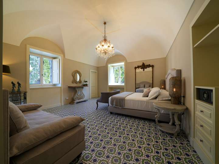 Bedroom 5 - King Suite