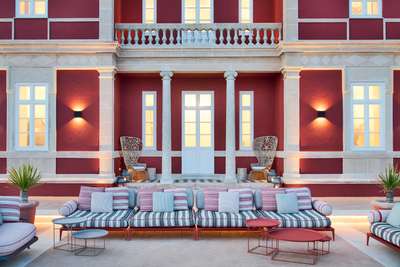 Outdoor Lounge Areas