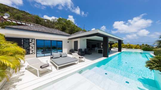 Outdoor Lounge Areas