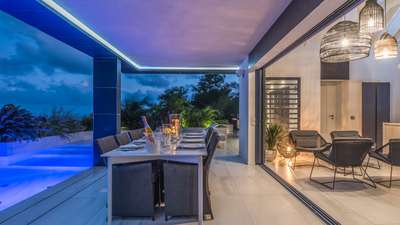 Alfresco Dining