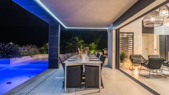 Alfresco Dining