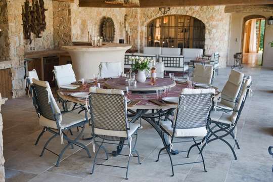 Alfresco Dining