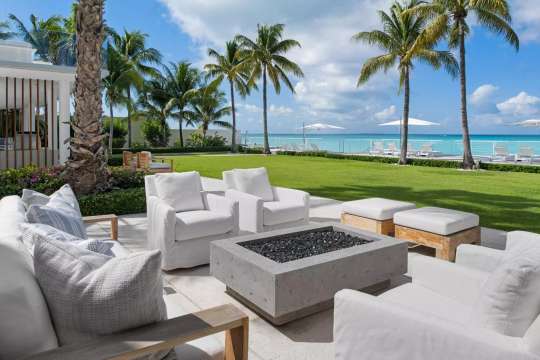 Outdoor Lounge Areas