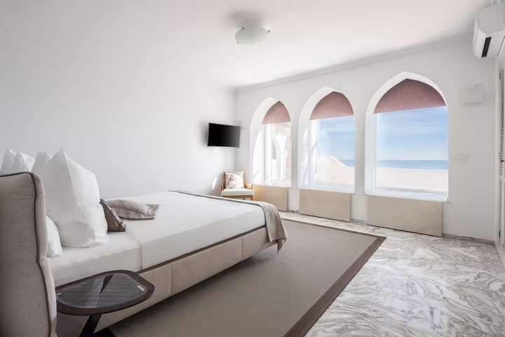 Bedroom 1 - Master