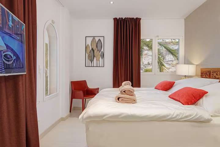 Bedroom 3 - Master