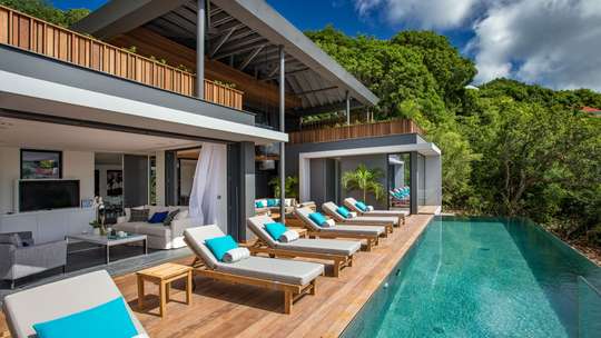 Outdoor Lounge Areas