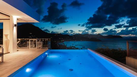 Heated Infinity Pool
