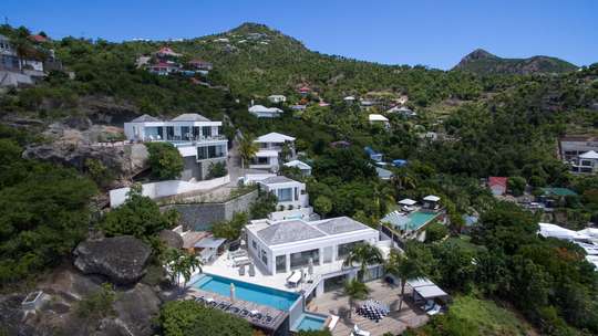 3 Outdoor Private Pools