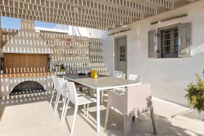 Alfresco Dining