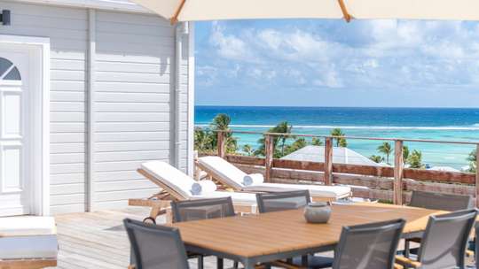 Alfresco Dining