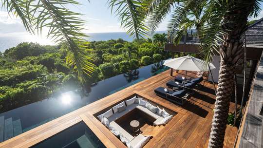 Outdoor Lounge Areas
