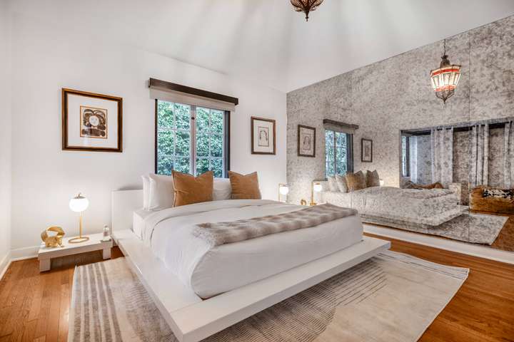 Bedroom 1 - Master Suite