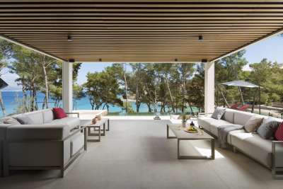 Outdoor Lounge Areas