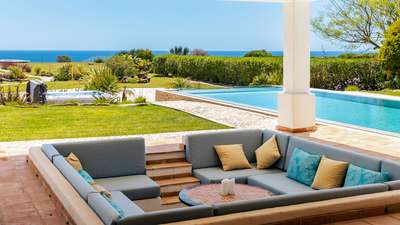 Outdoor Lounge Areas