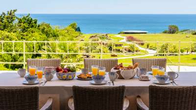 Alfresco Dining