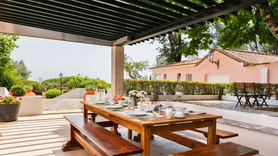 Alfresco Dining