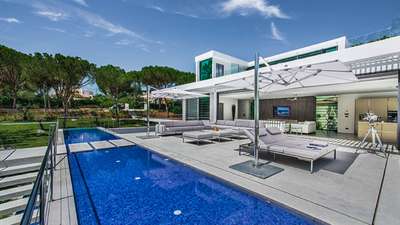 3 Outdoor Private Pools