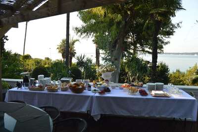 Alfresco Dining