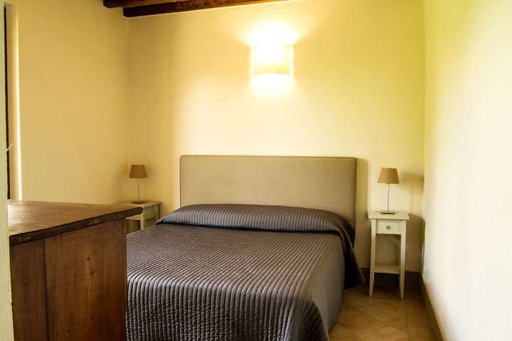 Bedroom 6 - Queen/Twin Bedroom