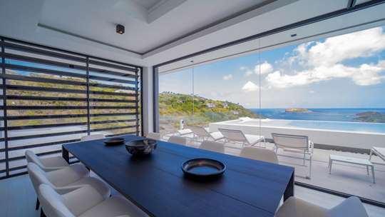 Alfresco Dining
