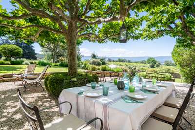 Alfresco Dining