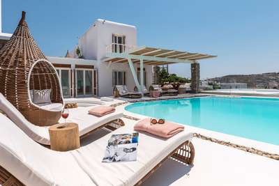 Outdoor Lounge Areas