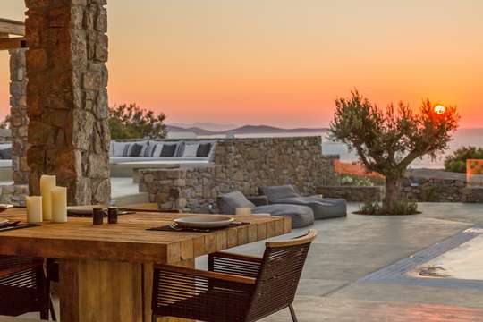 Alfresco Dining