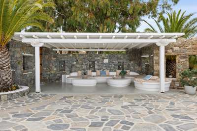 Outdoor Lounge Areas