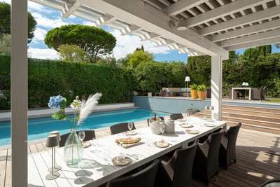 Alfresco Dining