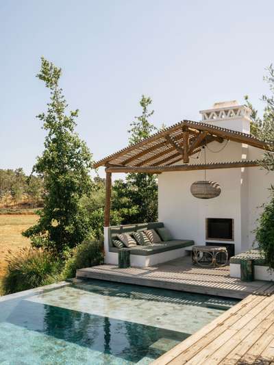 Outdoor Lounge Areas