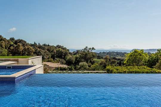 Heated Infinity Pool