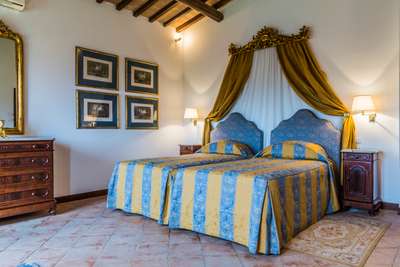 Traditional Décor