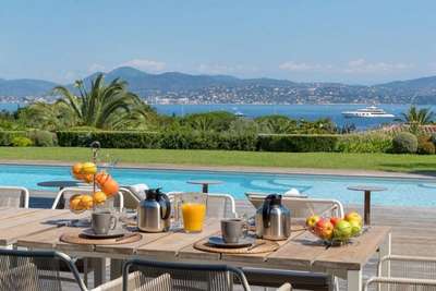 Alfresco Dining