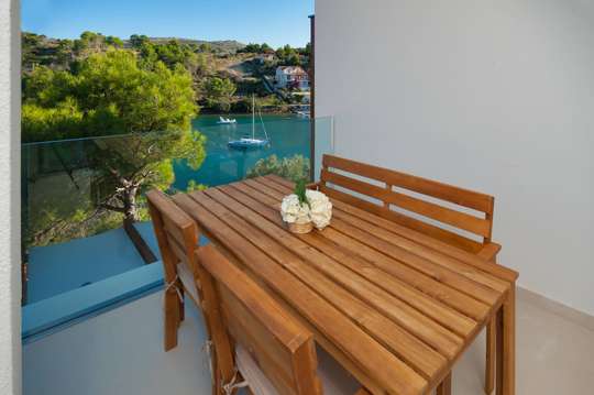 Alfresco Dining