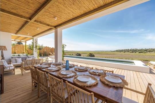 Alfresco Dining