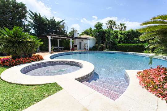 Large Outdoor Swimming Pool