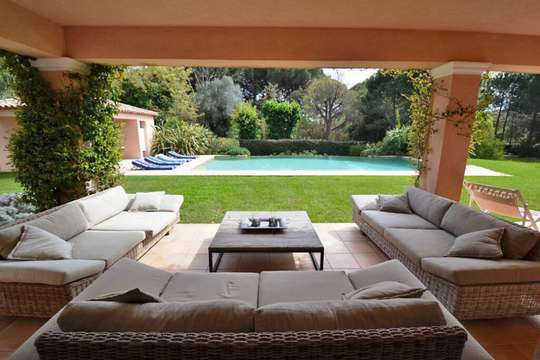 Outdoor Lounge Areas