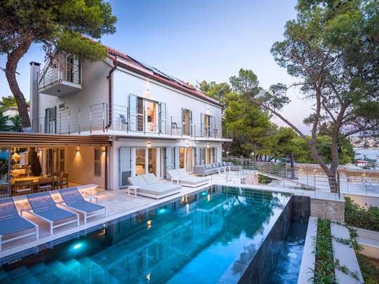 Heated Infinity Pool