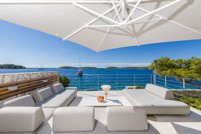Outdoor Lounge Areas