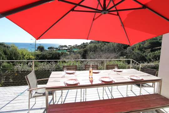 Alfresco Dining