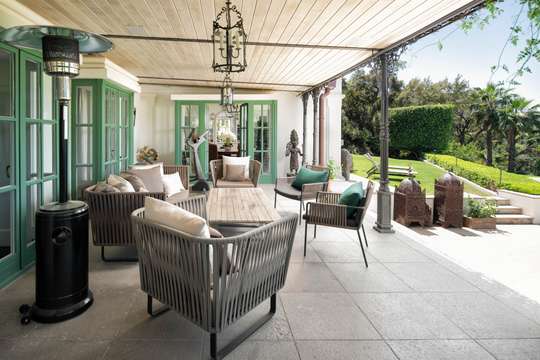 Outdoor Lounge Area