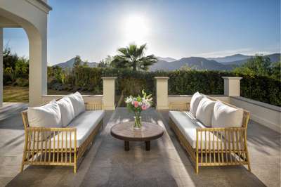 Outdoor Lounge Areas