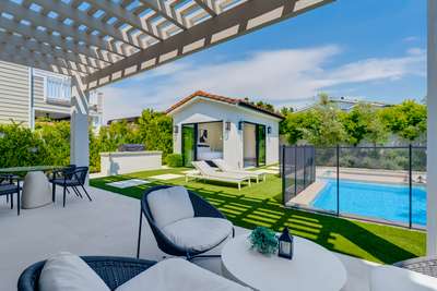 Outdoor Lounge Areas