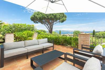 Outdoor Lounge Areas
